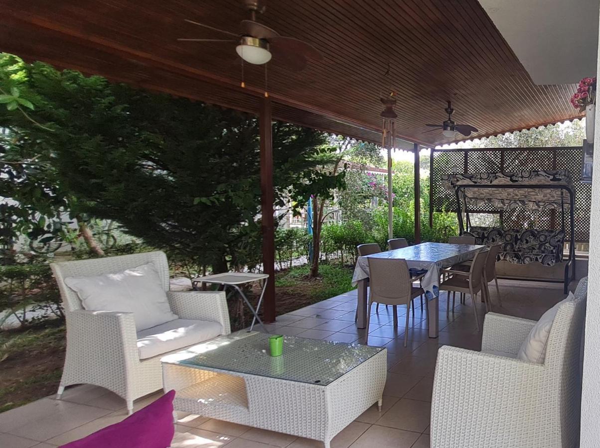 Triblex Villa I Private Beach I Walking Distance To The Sea 300 Meters Side Luaran gambar